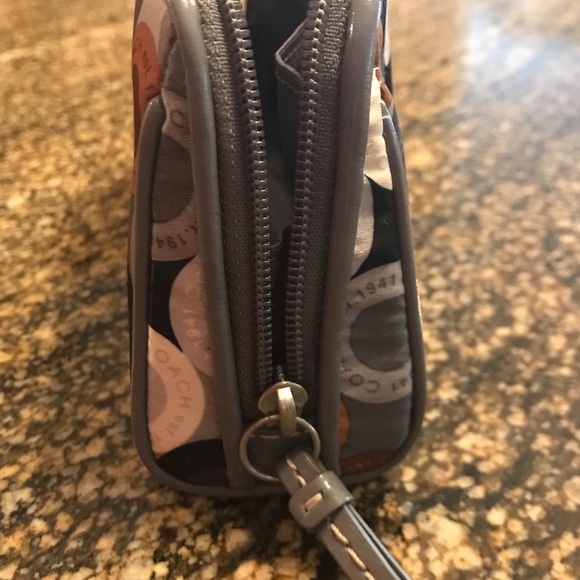 Authentic Coach cosmetic bag - Picture 5 of 6